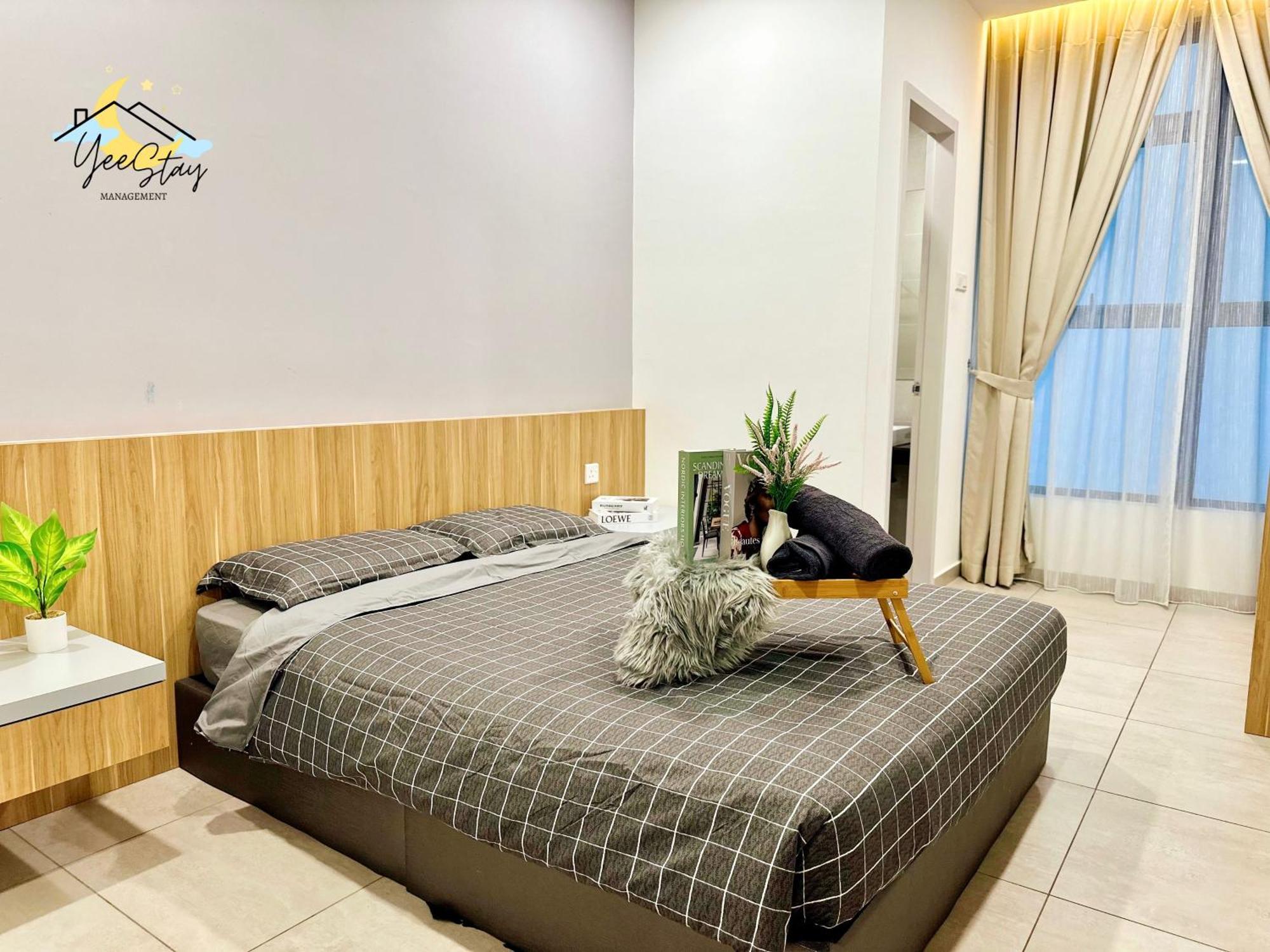 Atlantis 8-12pax/netflix/video Game/5min To Jonker Pangsapuri *