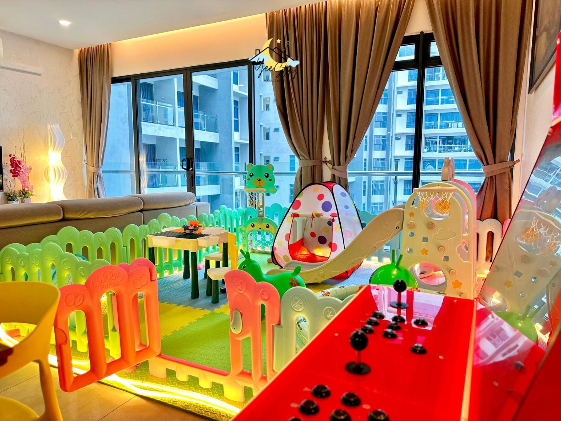 Atlantis 8-12pax/netflix/video Game/5min To Jonker Pangsapuri