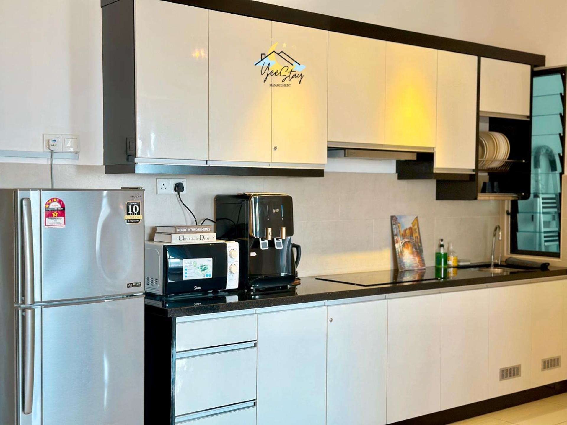 Atlantis 8-12pax/netflix/video Game/5min To Jonker * Malacca